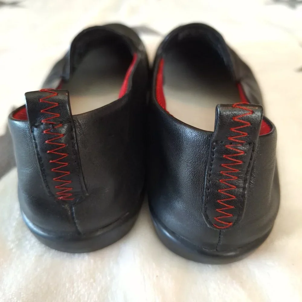 Women's Size 6M Bass Nantucket Slip-On Soft Leather Loafers‎ Red Accents